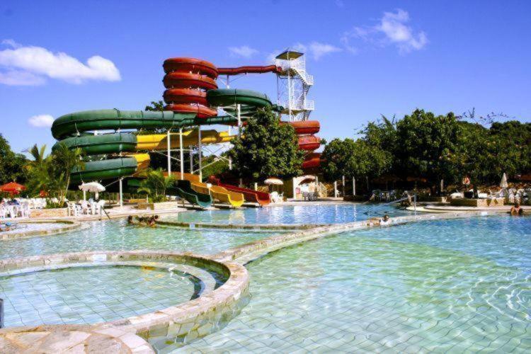 Piazza Diroma - Com Acesso Acqua Park Cn-Go Aparthotel Caldas Novas Exterior photo